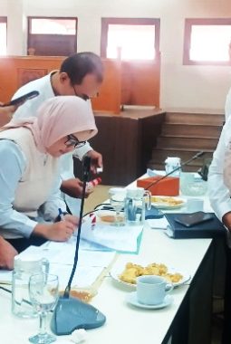 SEKRETARIAT DPRD SUMEDANG PERPANJANG KONTRAK PPPK PARUH WAKTU, TEKANKAN DISIPLIN DAN KINERJA