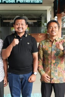Inspirasi dari Ketua RT Mendunia: Bupati Sumedang Belajar Pengelolaan Sampah dan Tata Kelola Digital