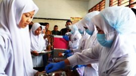 Program ini diselenggarakan oleh Satuan Pelayanan Pemenuhan Gizi (SPPG) Gunung Manik.