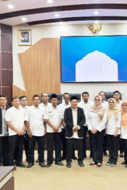 Jaga Keseimbangan Kerja dan Moral, Sekretariat DPRD Sumedang Gelar Taklim Aparatur